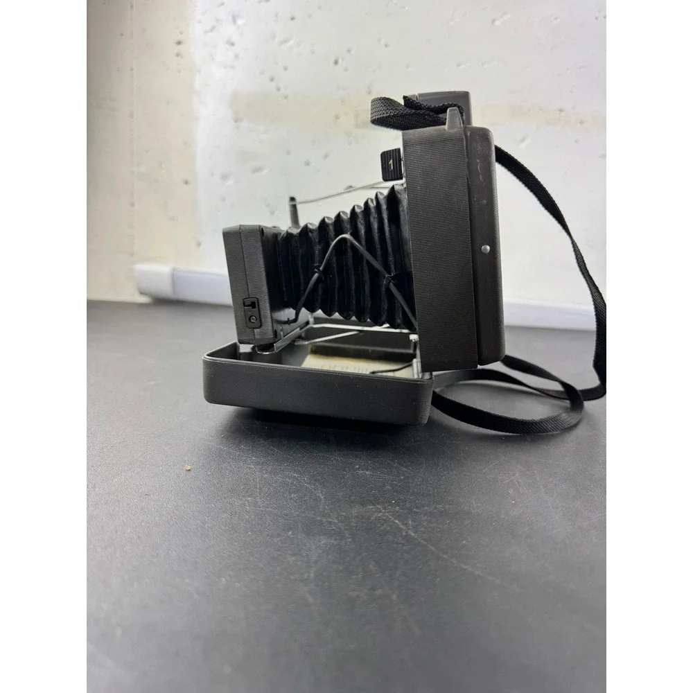 Polaroid Countdown M60 Automatic‎ Land Camera Vintage Folding Bellows untested